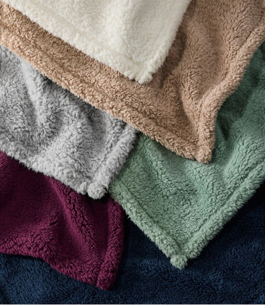 Cozy Sherpa Wearable Throw - US 6396