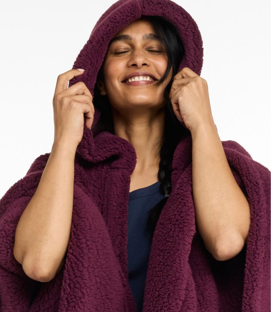 Cozy Sherpa Wearable Throw - US 8700