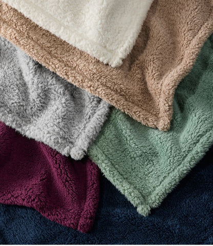 Cozy Sherpa Wearable Throw - US 6580